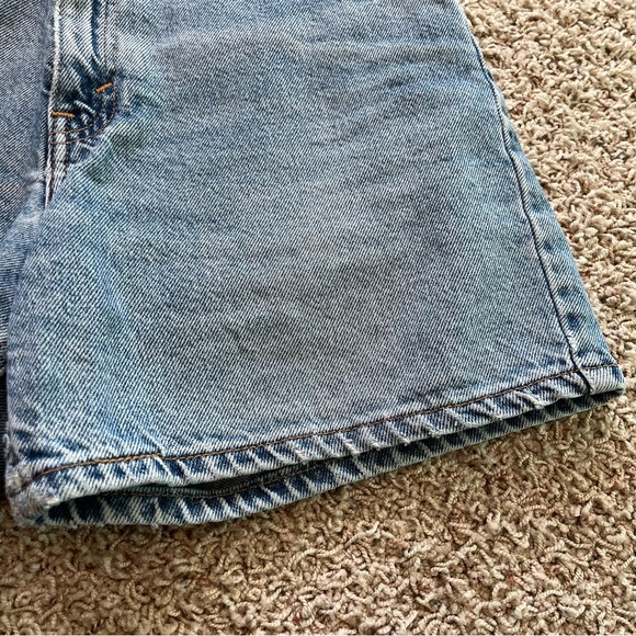Levi’s Vintage 90s 950 Relaxed Fit High Waisted Denim Jean Shorts White Tab - Picture 4 of 6